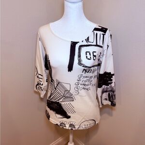 Women's White Graphic Long Sleeve Scoop Neck Top